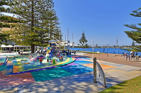 Coast Luxury Apartment 24 - Tourism Canberra 0