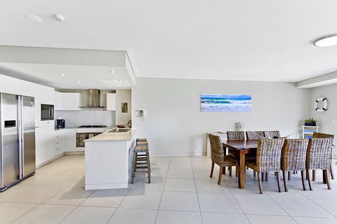 Coast Luxury Apartment 24 - Tourism Canberra 5