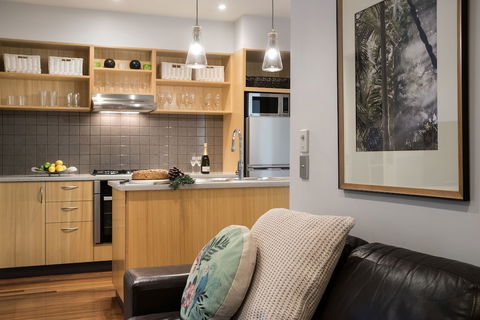 Courthouse Orchid Villa 6 - Tourism Canberra 4