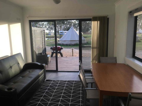 Coonawarra Cabins Unit C - Tourism Canberra 1