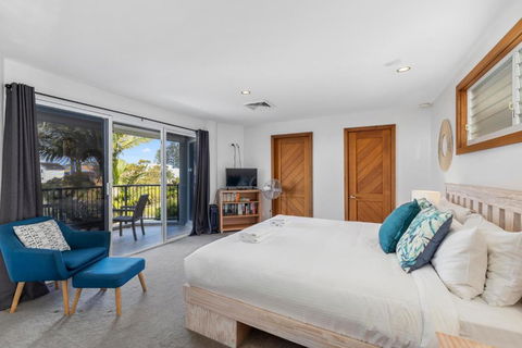 Zaffiro Beach House - Tourism Canberra 1