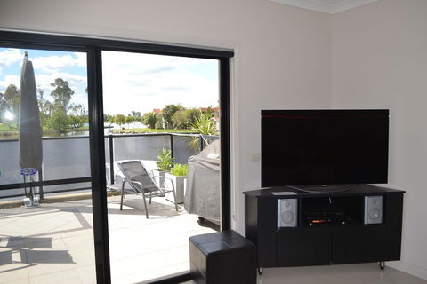 Cypress Drive Townhouse - Tourism Canberra 0