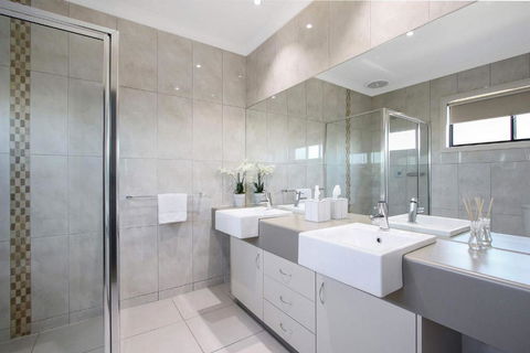 Cypress Townhouse 21 Mulwala - Tourism Canberra 6