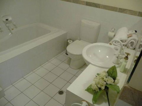 City Escape 3 Bedroom East End Of Adelaide - Tourism Canberra 1