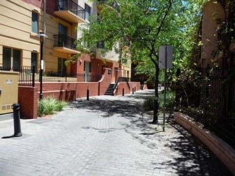 City Escape 3 Bedroom East End Of Adelaide - Tourism Canberra 2