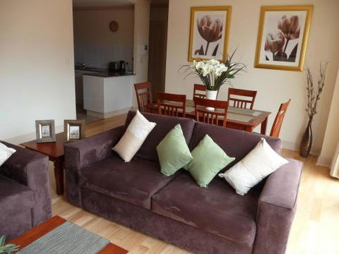 City Escape 3 Bedroom East End Of Adelaide - Tourism Canberra 4