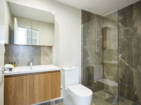 Luxurious 2bed 2bath APT With Parking@southport - Tourism Canberra 2