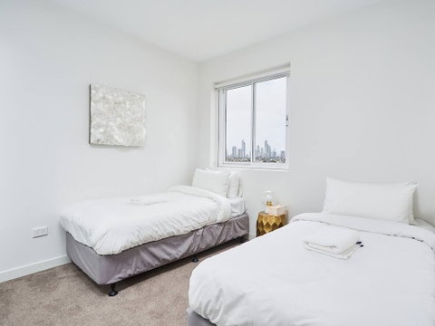 Luxurious 2bed 2bath APT With Parking@southport - Tourism Canberra 5