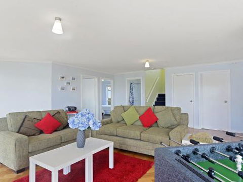VALLEY VIEWS 10 Valley Heights Drive - Tourism Canberra 3