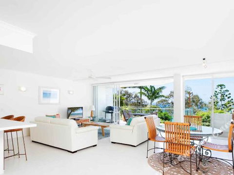 R & W Noosa Holidays 2 25 Allambi Rise - Tourism Canberra 4