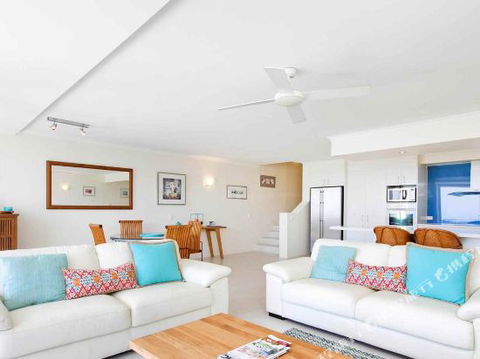R & W Noosa Holidays 2 25 Allambi Rise - Tourism Canberra 5