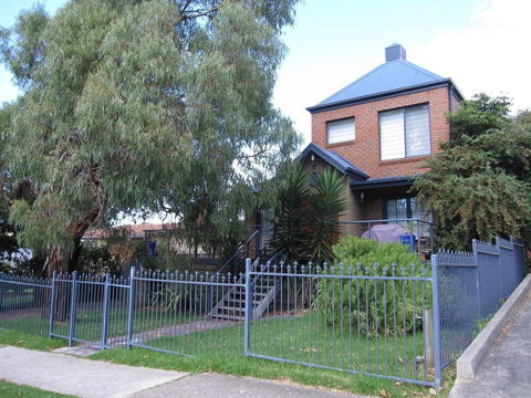 Central Holiday House At 29 Church In Cowes - Tourism Canberra 0