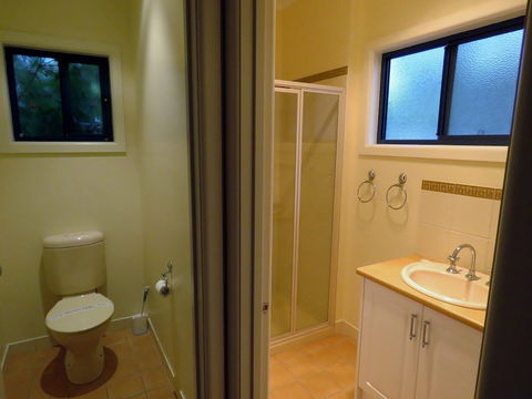 Central Holiday House At 29 Church In Cowes - Tourism Canberra 5