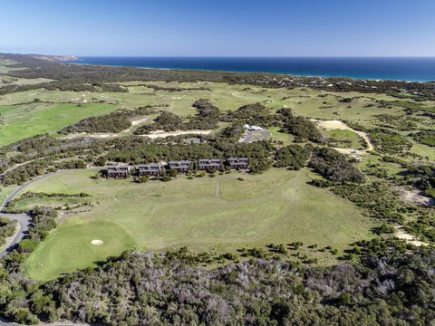 DREW Stay On St. Andrews Top Rated Golf Course - Tourism Canberra 2