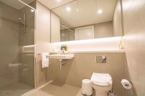 Luxury Skyrise 2bed2bath APT In Olympic Park - Tourism Canberra 6