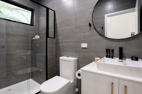 CARLISLE Bright Townhouse In Great Location - Tourism Canberra 1