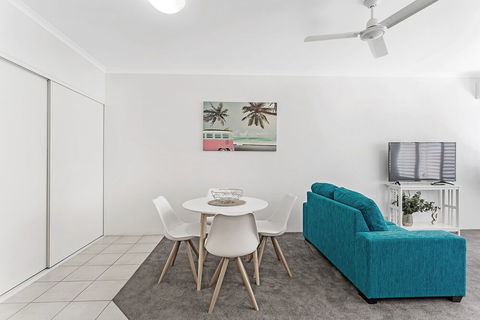 Zenith Unit 7 / 10 Messines Street - Tourism Canberra 5