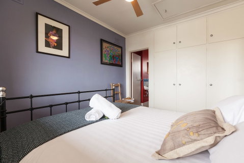 ELEANOR, 1BDR Fitzroy North Apartment - Tourism Canberra 0