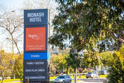Nightcap At Monash Hotel - Tourism Canberra 1