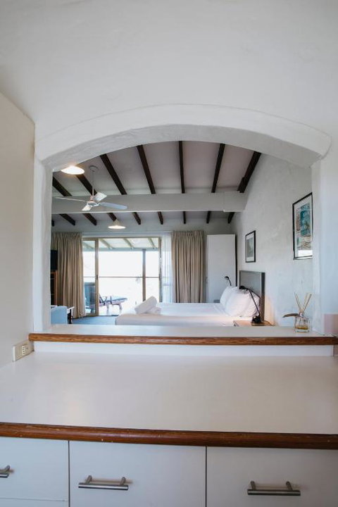 Canal Rocks Beachfront Apartments - Tourism Canberra 2