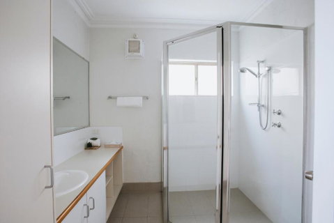Canal Rocks Beachfront Apartments - Tourism Canberra 6