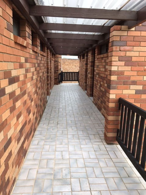 Maclin Lodge Motel - Tourism Canberra 0