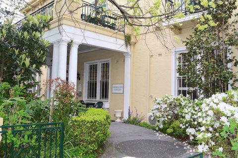 Georgian Court Bed & Breakfast - Tourism Canberra 1