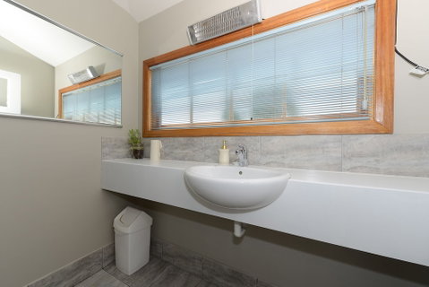 Edinburgh Gallery Bed & Breakfast - Tourism Canberra 4