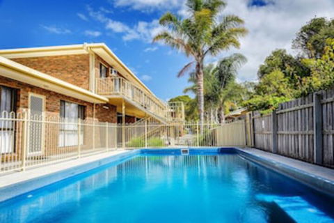 Allambi Holiday Apartments - Tourism Canberra 0