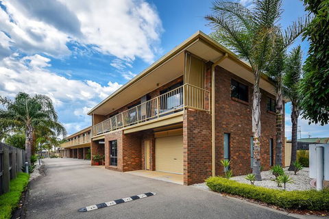 Allambi Holiday Apartments - Tourism Canberra 1