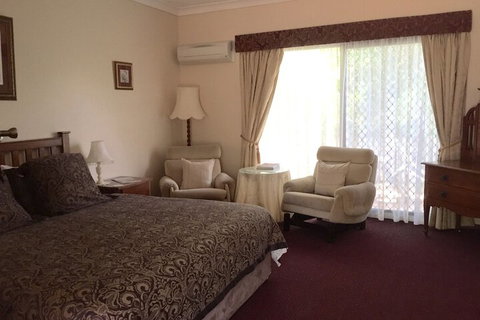 The Noble Grape Guesthouse - Tourism Canberra 5