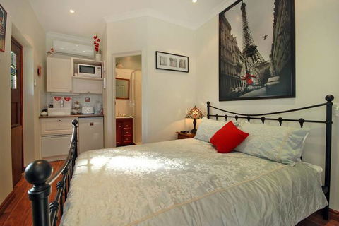 Above Bored Bed & Breakfast - Tourism Canberra 5