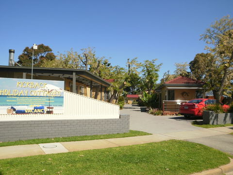 Kickback Cottages - Tourism Canberra 0