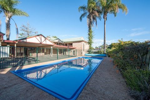 Allan Cunningham Motel - Tourism Canberra 2