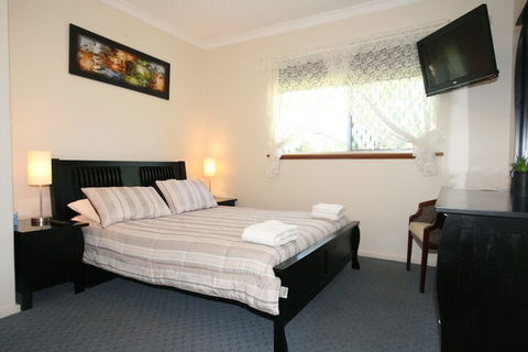 Safety Bay Guest House - Tourism Canberra 2