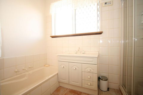 Safety Bay Guest House - Tourism Canberra 4
