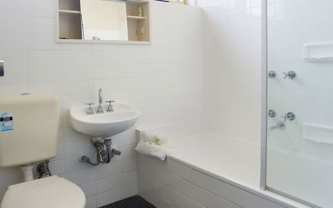 City Edge Serviced Apartments East Melbourne - Tourism Canberra 6