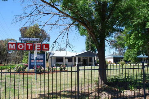Holbrook Settlers Motel - Tourism Canberra 6