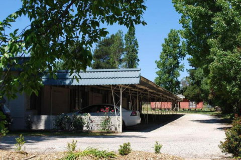 Holbrook Settlers Motel - Tourism Canberra 0