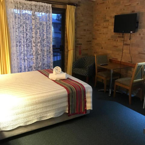 Hawks Nest Motel - Tourism Canberra 4
