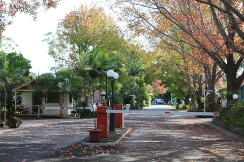 Lani's Holiday Island - Caravan Park - Tourism Canberra 1