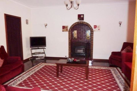 The Doo Drop Inn - Tourism Canberra 3