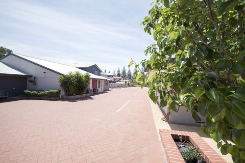 Archipelago Apartments - Tourism Canberra 1