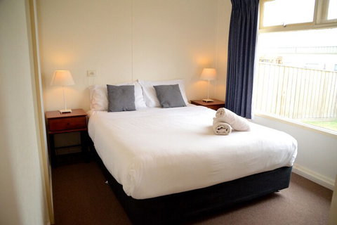 Hibiscus Heights - Tourism Canberra 3