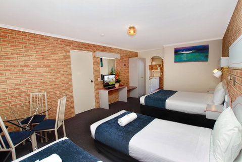 Twofold Bay Motor Inn - Tourism Canberra 4