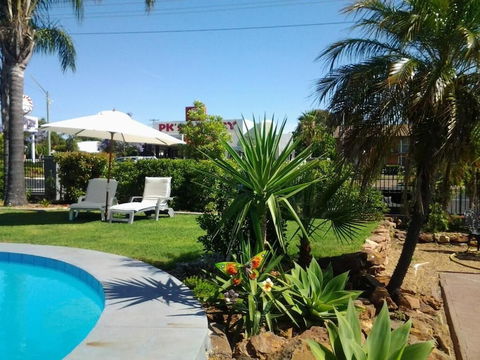 Country Leisure Motor Inn - Tourism Canberra 2