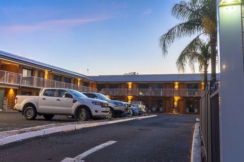 The Palms Motel Dubbo - Tourism Canberra 2