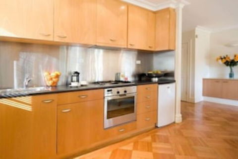 Lakeside Suites 1 - Tourism Canberra 6