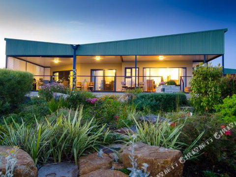 Charlie Bravo Villa Margaret River - Tourism Canberra 2