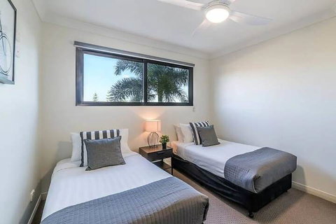 Gold Coast Apartment At Sandcastles On Broadwater - Tourism Canberra 5